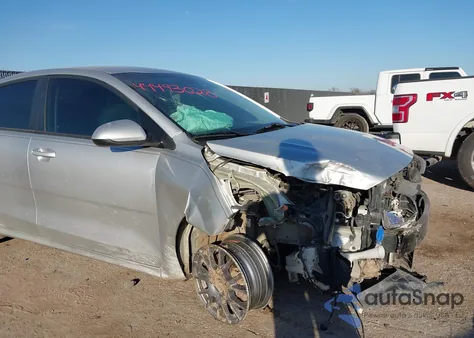 2020 Kia Rio Lx z USA, uszkodzony, nr VIN 3KPA24AD8LE288112